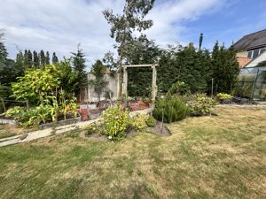 Photo 2- click for photo gallery